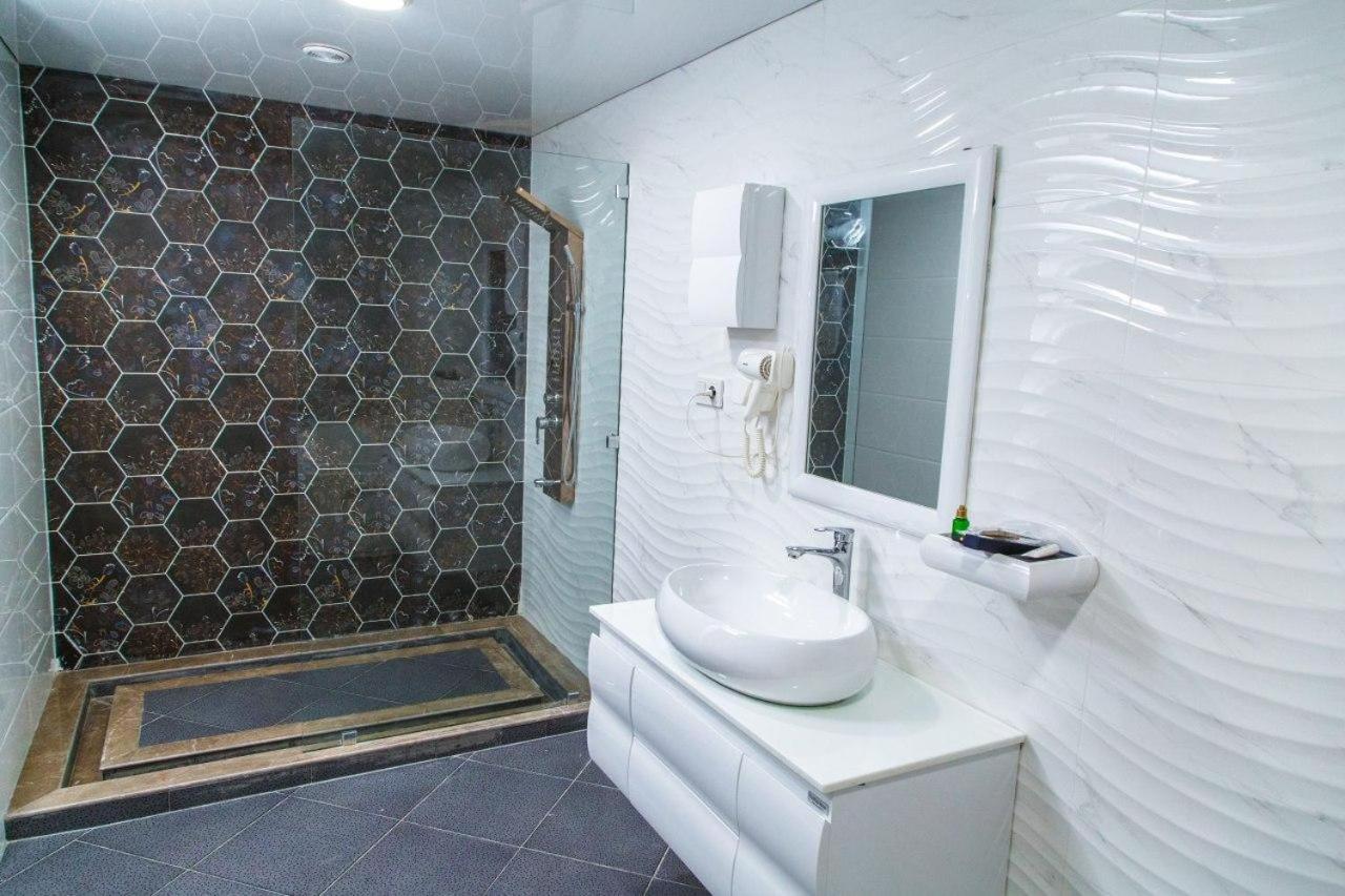 Shedevr Plaza Hotel Namangan Exterior photo