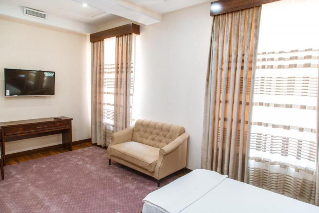 Shedevr Plaza Hotel Namangan Exterior photo