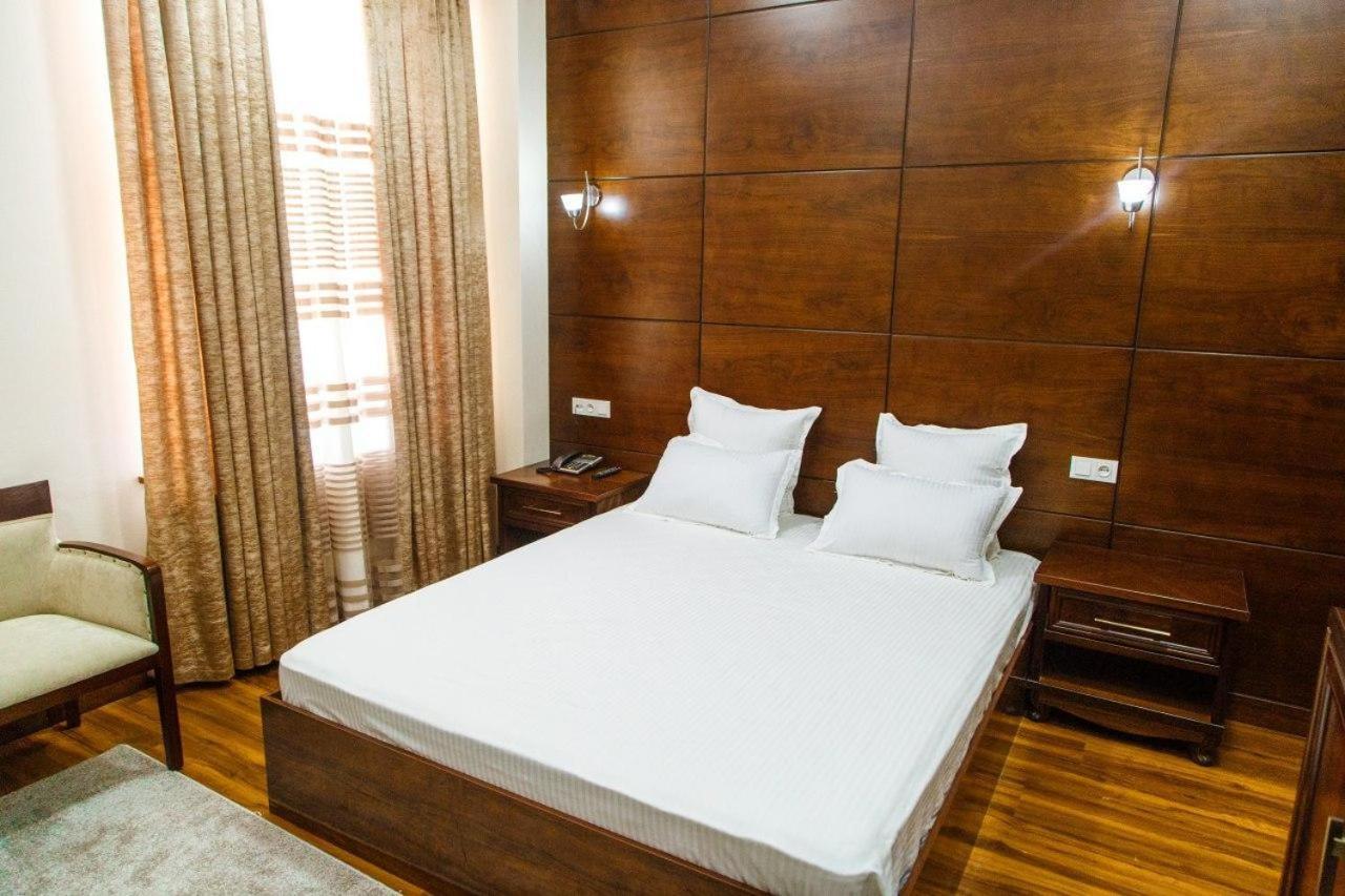 Shedevr Plaza Hotel Namangan Exterior photo
