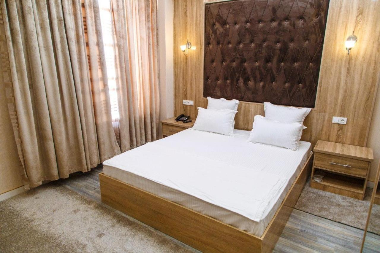 Shedevr Plaza Hotel Namangan Exterior photo