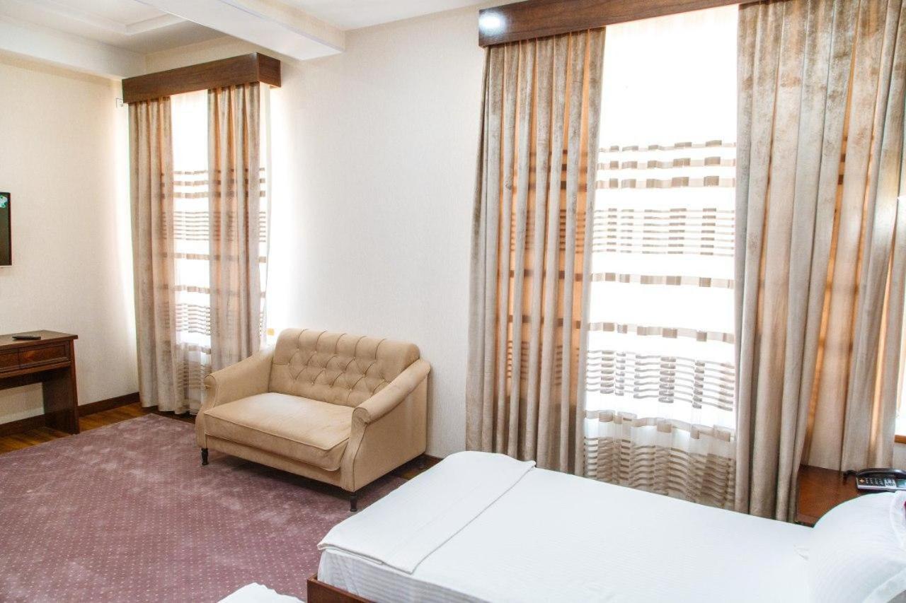 Shedevr Plaza Hotel Namangan Exterior photo